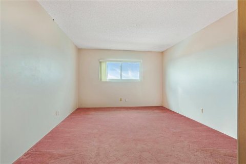 Condo in Daytona Beach, Florida, 2 bedrooms № 2235085 - photo 16