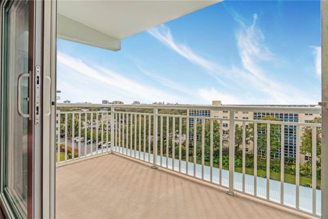 Condo in Daytona Beach, Florida, 2 bedrooms № 2235085 - photo 8