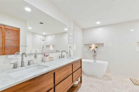 Condominio en venta en Doral, Florida, 2 dormitorios, 173.73 m2 № 1944970 - foto 20
