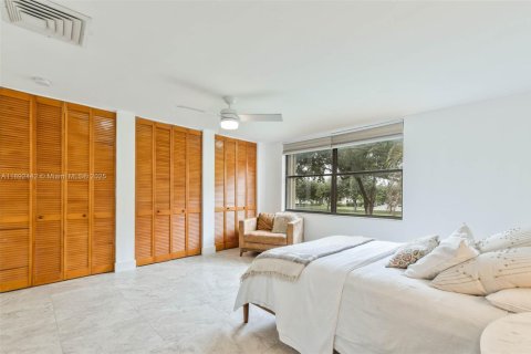 Condominio en venta en Doral, Florida, 2 dormitorios, 173.73 m2 № 1944970 - foto 19