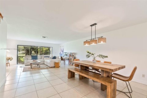 Condominio en venta en Doral, Florida, 2 dormitorios, 173.73 m2 № 1944970 - foto 11