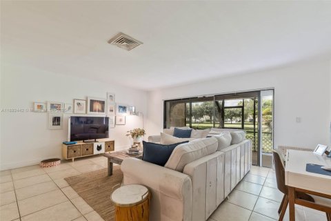 Condominio en venta en Doral, Florida, 2 dormitorios, 173.73 m2 № 1944970 - foto 14