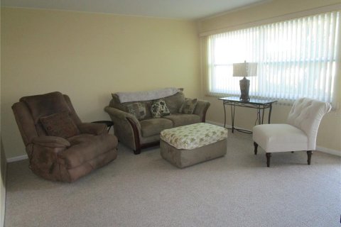 Condo in Saint Petersburg, Florida, 2 bedrooms  № 1529411 - photo 4