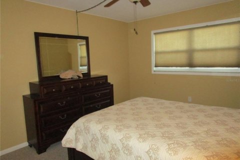Condo in Saint Petersburg, Florida, 2 bedrooms  № 1529411 - photo 14