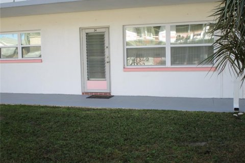 Condo in Saint Petersburg, Florida, 2 bedrooms  № 1529411 - photo 27