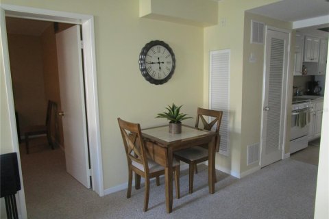 Condo in Saint Petersburg, Florida, 2 bedrooms  № 1529411 - photo 6