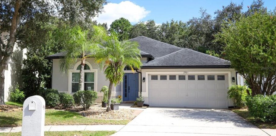 Villa ou maison à Oviedo, Floride 4 chambres, 187.2 m2 № 2420588