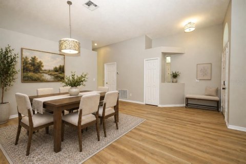 Villa ou maison à vendre à Oviedo, Floride: 4 chambres, 187.2 m2 № 2420588 - photo 4