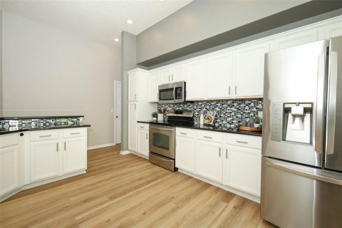Villa ou maison à vendre à Oviedo, Floride: 4 chambres, 187.2 m2 № 2420588 - photo 7