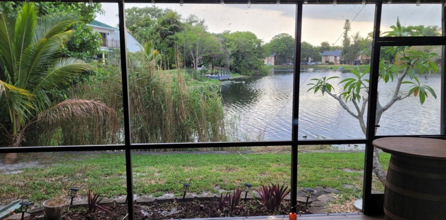 Townhouse in Fort Lauderdale, Florida 3 bedrooms, 202.06 sq.m. № 1183338