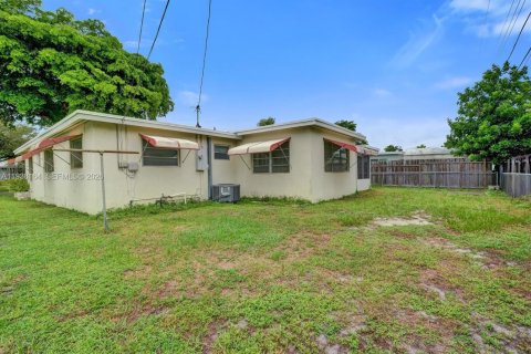 Villa ou maison à vendre à Hollywood, Floride: 3 chambres, 139.54 m2 № 1995850 - photo 12