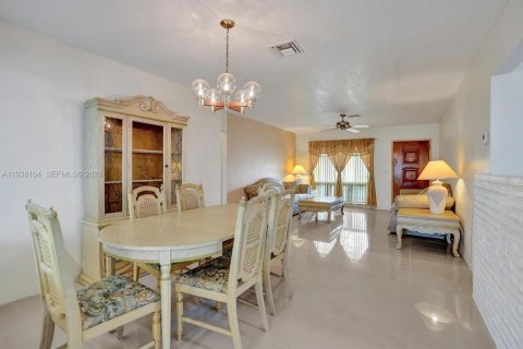 Villa ou maison à vendre à Hollywood, Floride: 3 chambres, 139.54 m2 № 1995850 - photo 7
