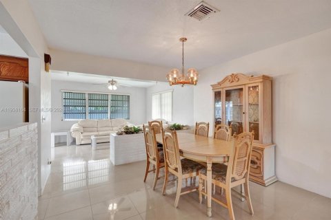 Villa ou maison à vendre à Hollywood, Floride: 3 chambres, 139.54 m2 № 1995850 - photo 6