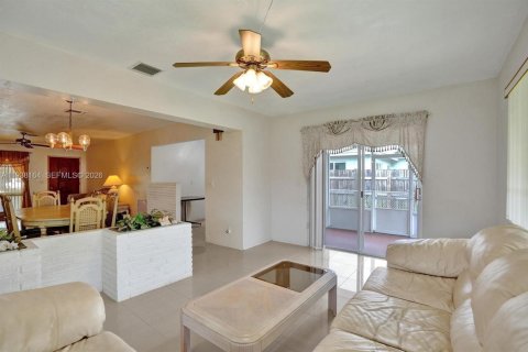 Villa ou maison à vendre à Hollywood, Floride: 3 chambres, 139.54 m2 № 1995850 - photo 9