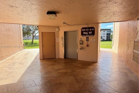 Condominio en venta en Sunrise, Florida, 2 dormitorios № 1985901 - foto 10