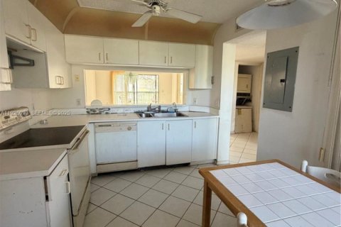 Condominio en venta en Sunrise, Florida, 2 dormitorios № 1985901 - foto 14