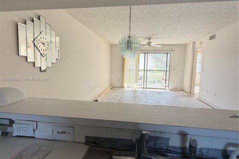 Condominio en venta en Sunrise, Florida, 2 dormitorios № 1985901 - foto 13