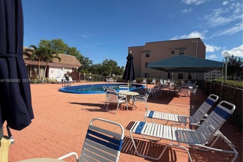 Condominio en venta en Sunrise, Florida, 2 dormitorios № 1985901 - foto 5