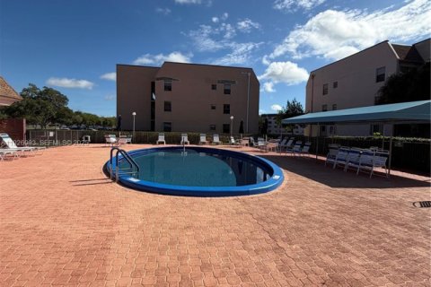 Condominio en venta en Sunrise, Florida, 2 dormitorios № 1985901 - foto 6