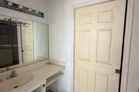 Condominio en venta en Sunrise, Florida, 2 dormitorios № 1985901 - foto 21