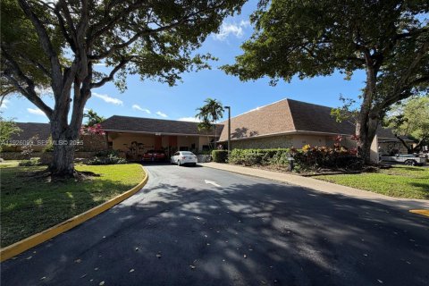 Condominio en venta en Sunrise, Florida, 2 dormitorios № 1985901 - foto 1