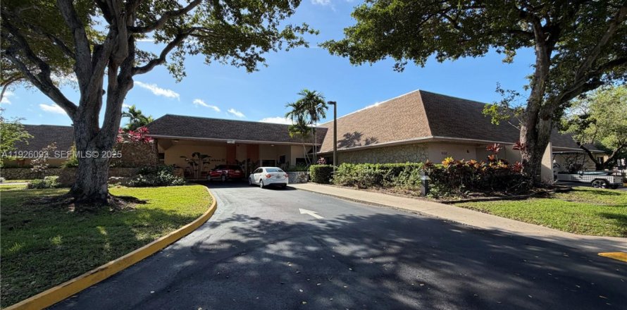 Condominio en Sunrise, Florida, 2 dormitorios № 1985901