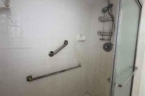 Condominio en venta en Sunrise, Florida, 2 dormitorios № 1985901 - foto 18