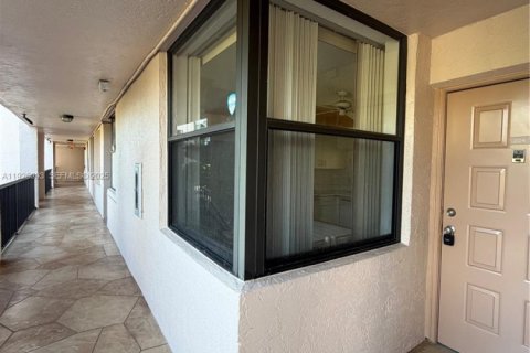 Condominio en venta en Sunrise, Florida, 2 dormitorios № 1985901 - foto 11