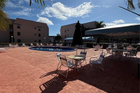 Condominio en venta en Sunrise, Florida, 2 dormitorios № 1985901 - foto 7