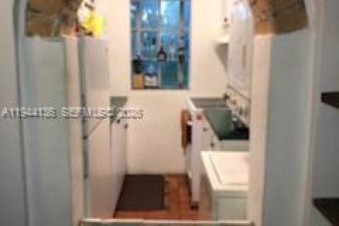 Apartment in Miami, Florida 1 bedroom, 74.32 sq.m. № 2000894 - photo 10