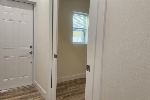 House in Sarasota, Florida 3 bedrooms, 115.57 sq.m. № 2122413 - photo 23
