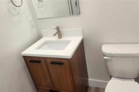 House in Sarasota, Florida 3 bedrooms, 115.57 sq.m. № 2122413 - photo 18
