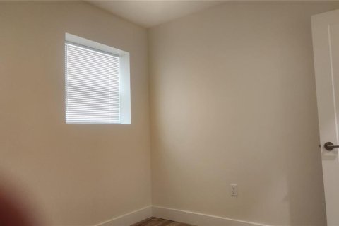 House in Sarasota, Florida 3 bedrooms, 115.57 sq.m. № 2122413 - photo 26
