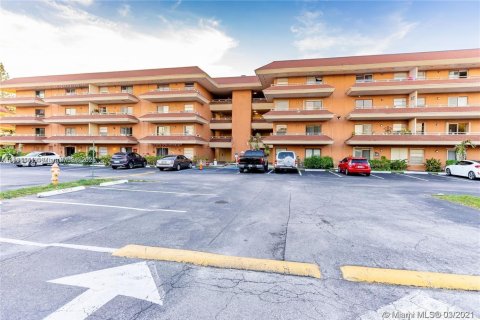 Copropriété à louer à Hialeah, Floride: 1 chambre, 61.32 m2 № 1946193 - photo 3