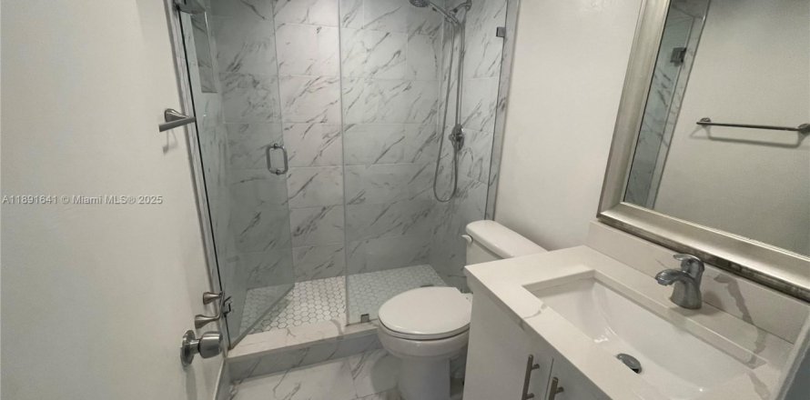 Condo à Hialeah, Floride, 1 chambre  № 1946193