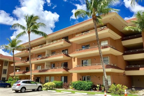 Copropriété à louer à Hialeah, Floride: 1 chambre, 61.32 m2 № 1946193 - photo 2
