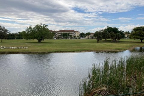 Copropriété à louer à Hialeah, Floride: 1 chambre, 61.32 m2 № 1946193 - photo 5