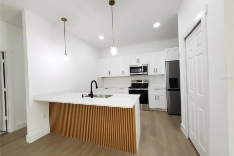 Casa en venta en Palm Bay, Florida, 3 dormitorios, 156.17 m2 № 2095442 - foto 8