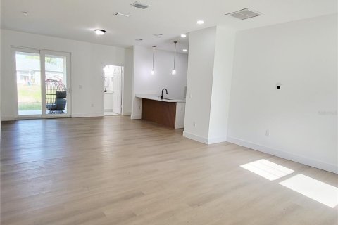 Casa en venta en Palm Bay, Florida, 3 dormitorios, 156.17 m2 № 2095442 - foto 4