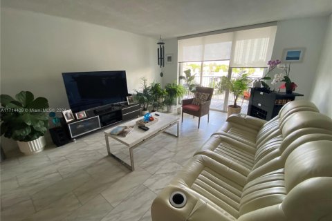 Copropriété à vendre à Aventura, Floride: 1 chambre, 99.03 m2 № 1985242 - photo 13