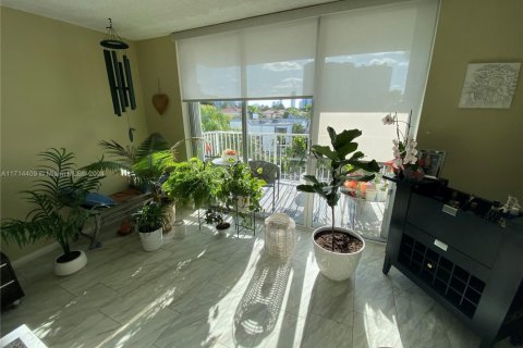 Copropriété à vendre à Aventura, Floride: 1 chambre, 99.03 m2 № 1985242 - photo 5