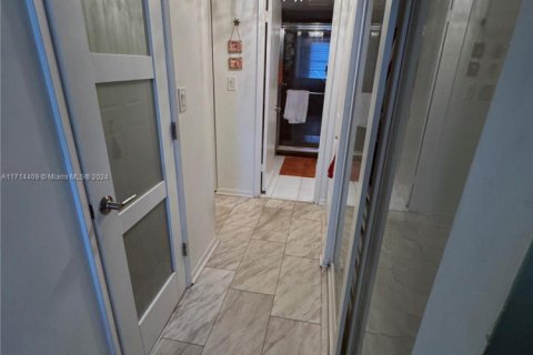 Copropriété à vendre à Aventura, Floride: 1 chambre, 99.03 m2 № 1985242 - photo 30