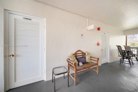 Condominio en venta en Hallandale Beach, Florida, 1 dormitorio, 83.61 m2 № 1893342 - foto 21