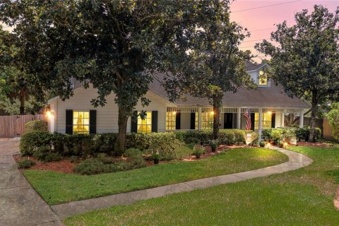 Casa en venta en Orlando, Florida, 4 dormitorios, 296.27 m2 № 1898652 - foto 1