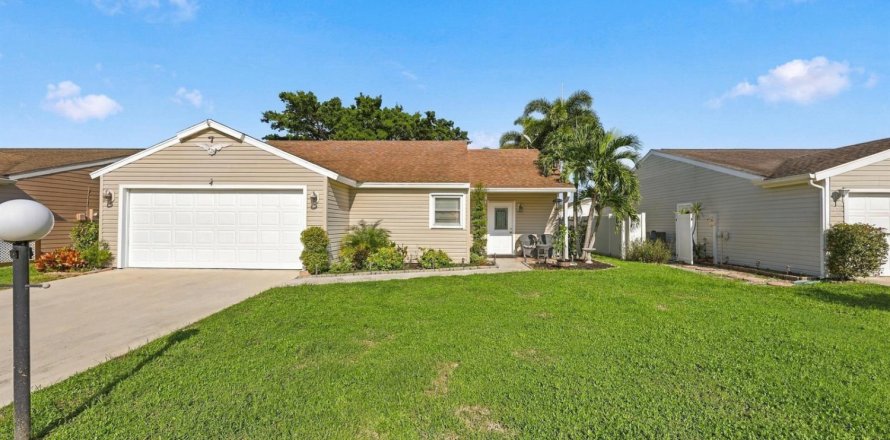 Villa ou maison à Lake Worth, Floride 3 chambres, 121.7 m2 № 2433904