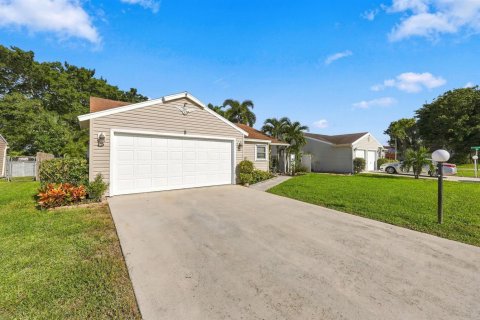 Villa ou maison à vendre à Lake Worth, Floride: 3 chambres, 121.7 m2 № 2433904 - photo 4