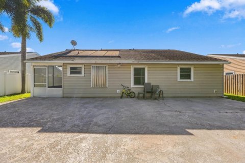 Villa ou maison à vendre à Lake Worth, Floride: 3 chambres, 121.7 m2 № 2433904 - photo 25