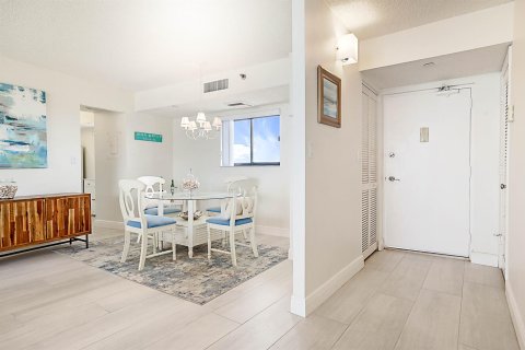 Condo in Jupiter, Florida, 2 bedrooms № 2147175 - photo 8