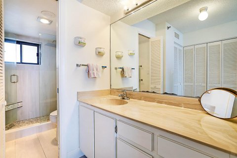 Condo in Jupiter, Florida, 2 bedrooms № 2147175 - photo 20