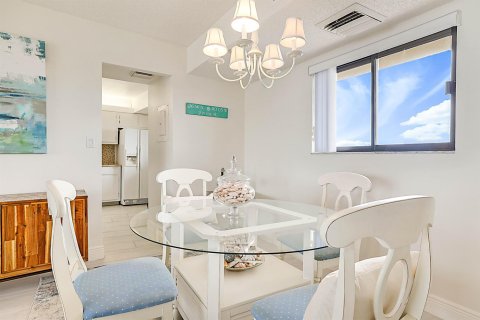 Condo in Jupiter, Florida, 2 bedrooms № 2147175 - photo 9